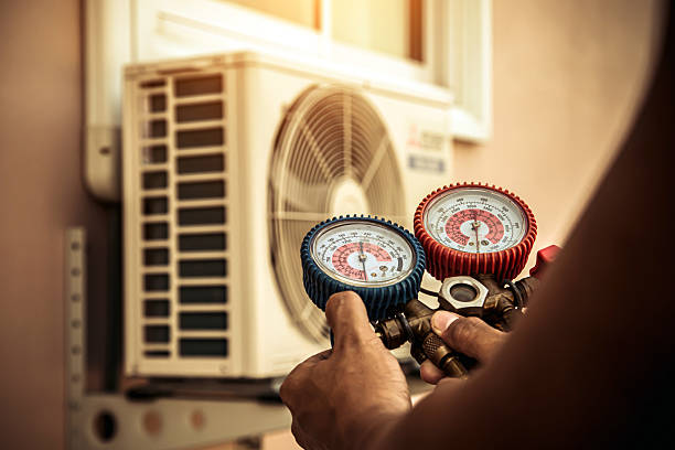 Professional Hvac technician working in Fowler, MI